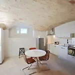 Stone House Μπάρι